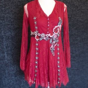 🌹🌺 Red/Magenta Floral Blouse 🌹🌺